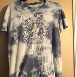 Obey make art not war tee